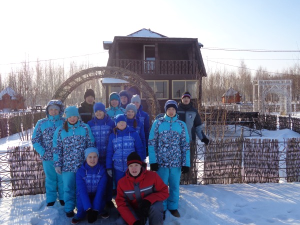 Воспитанники Челябинского детского дома-интерната (для глубоко умственно отсталых детей) занимаются адаптивным конным скиджорингом.