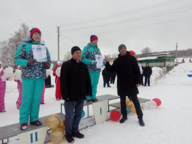 Воспитанники ЧДДИ приняли участие в областных соревнованиях по лыжам и хоккею в валенках, в г. Сатка.